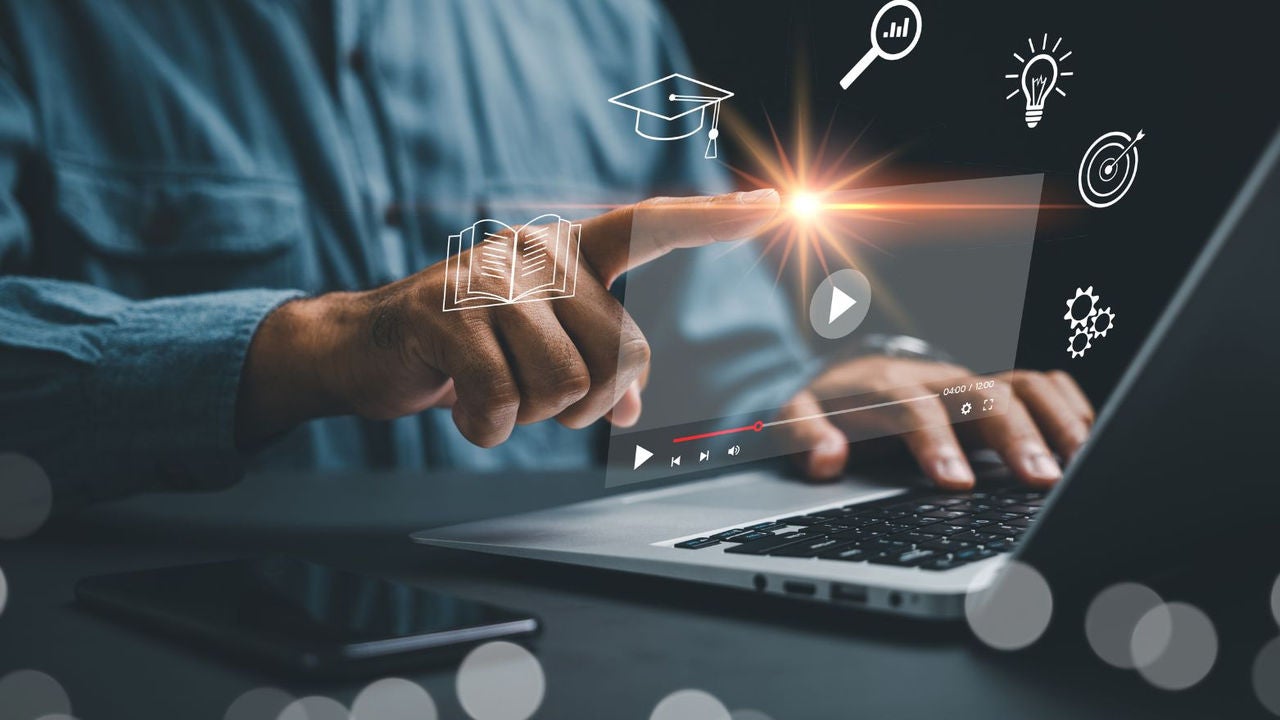 W32 - La tecnología convirtió el conocimiento en un mercado global