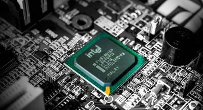 Intel: La empresa que marcó la era de la computación y lucha por reinventarse frente a la nueva competencia